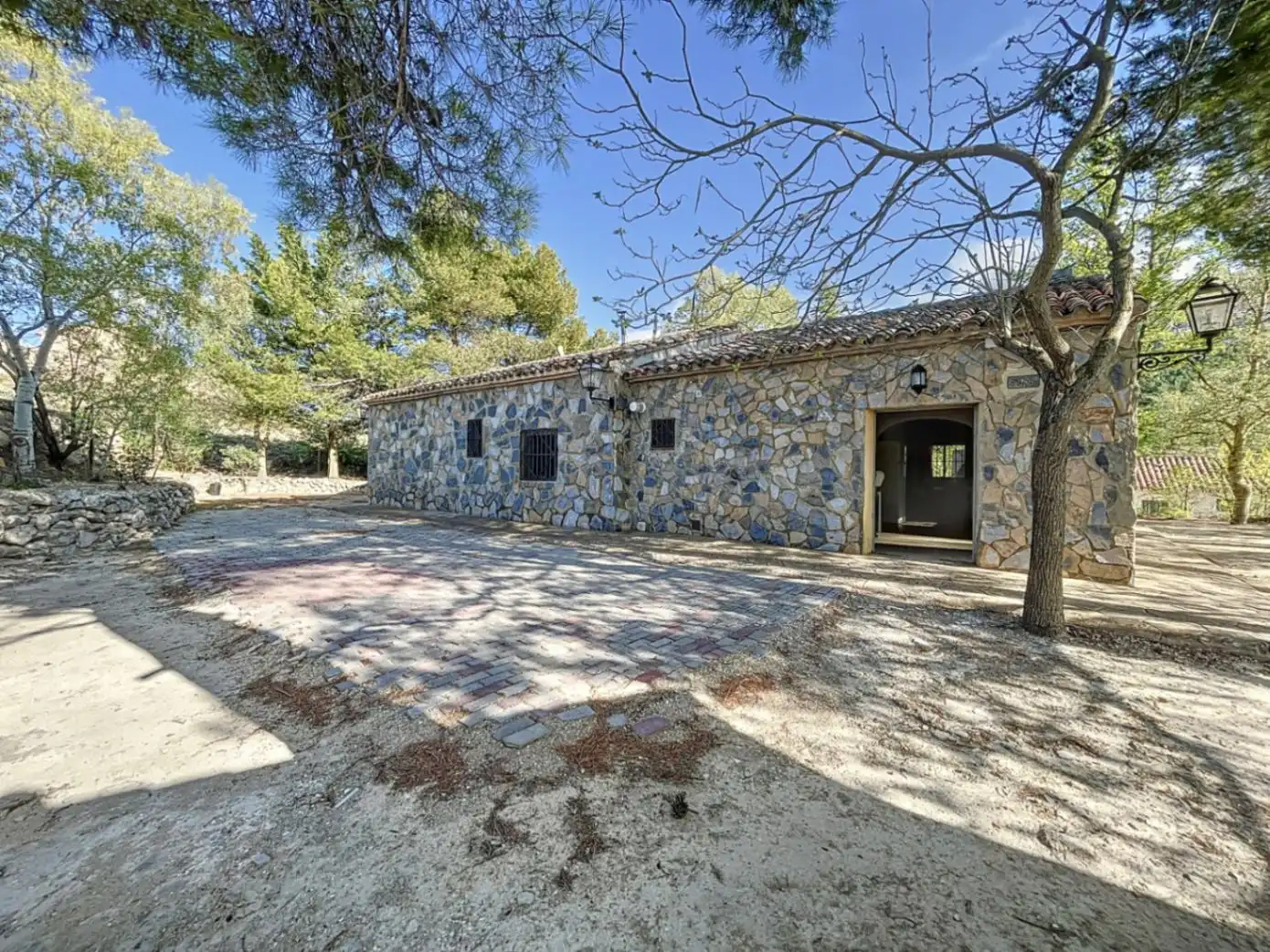 Casa rustica con giardino in vendita a Confrides, imagen 26