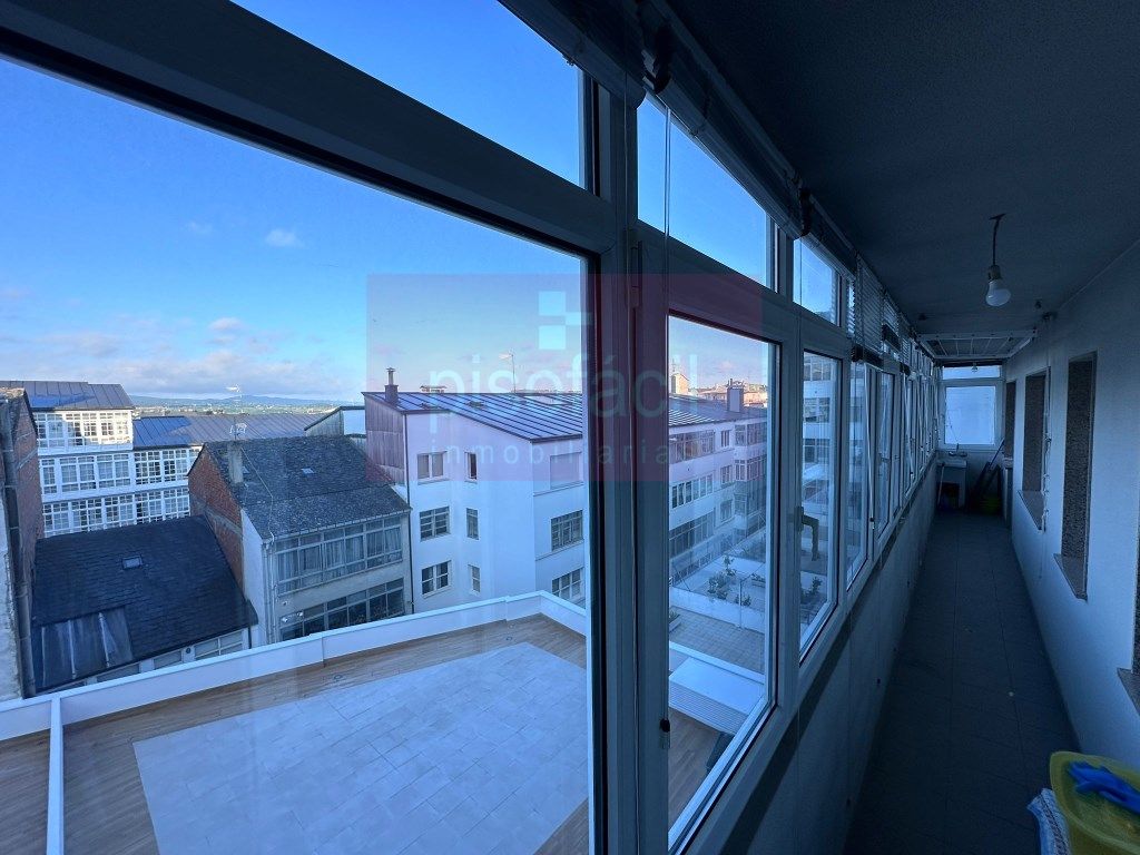 Vista exterior de Piso en venta en Lugo Capital
