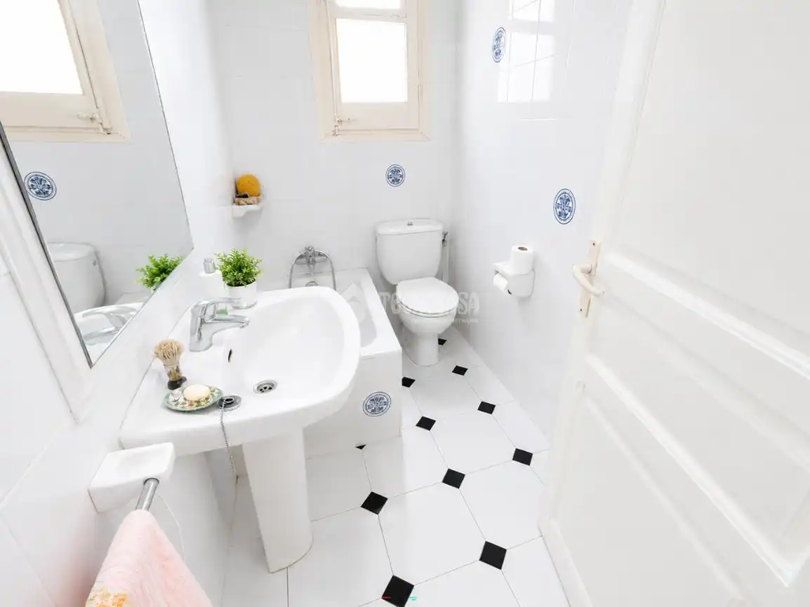 Baño de Piso en venta en Barcelona con Calefacción y Terraza
