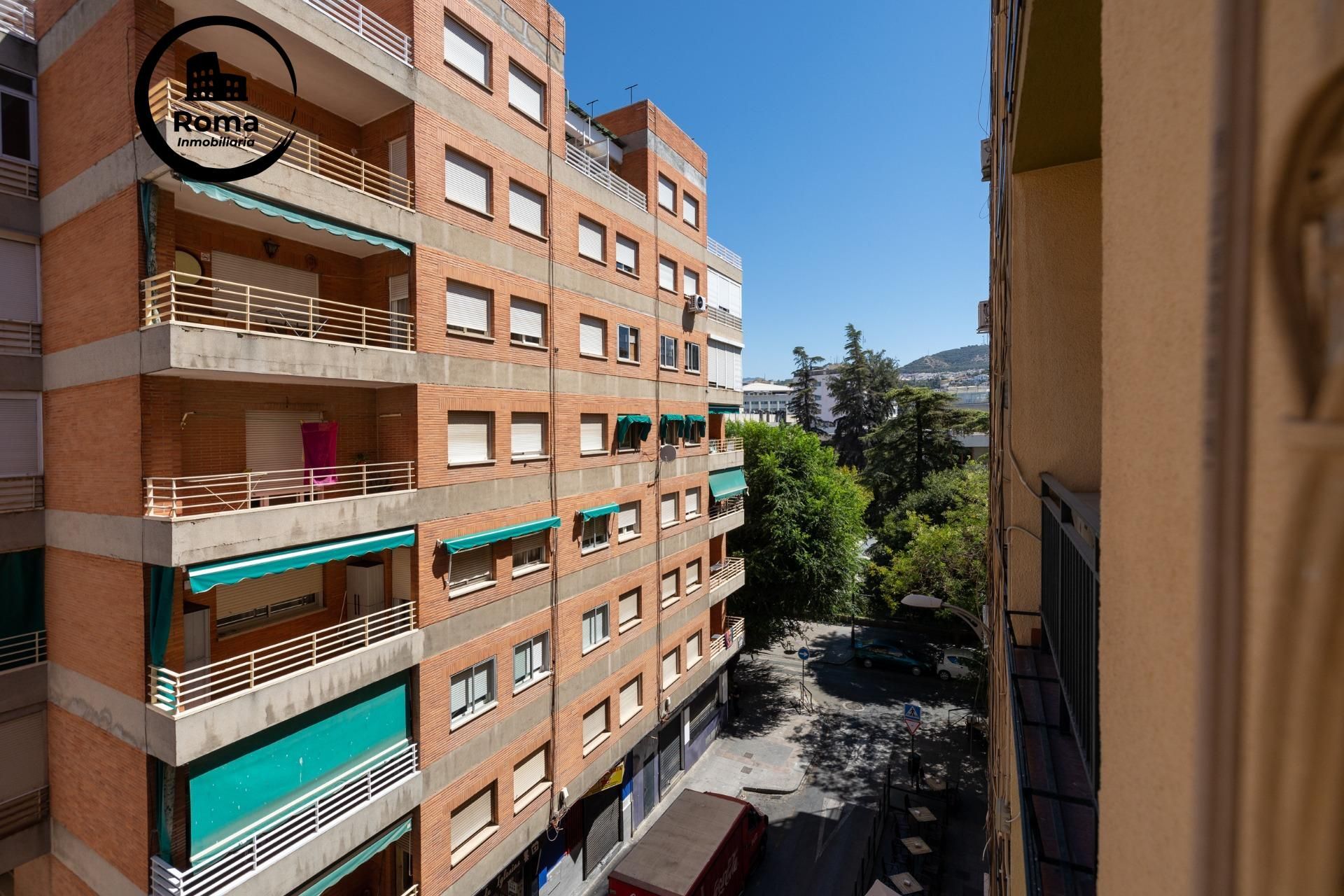 Exterior view of Flat for sale in  Granada Capital  with Air Conditioner, Heating and Terrace