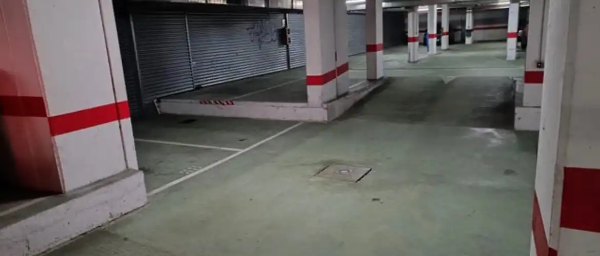 Parkplatz von Garage zum Verkauf in Vigo 