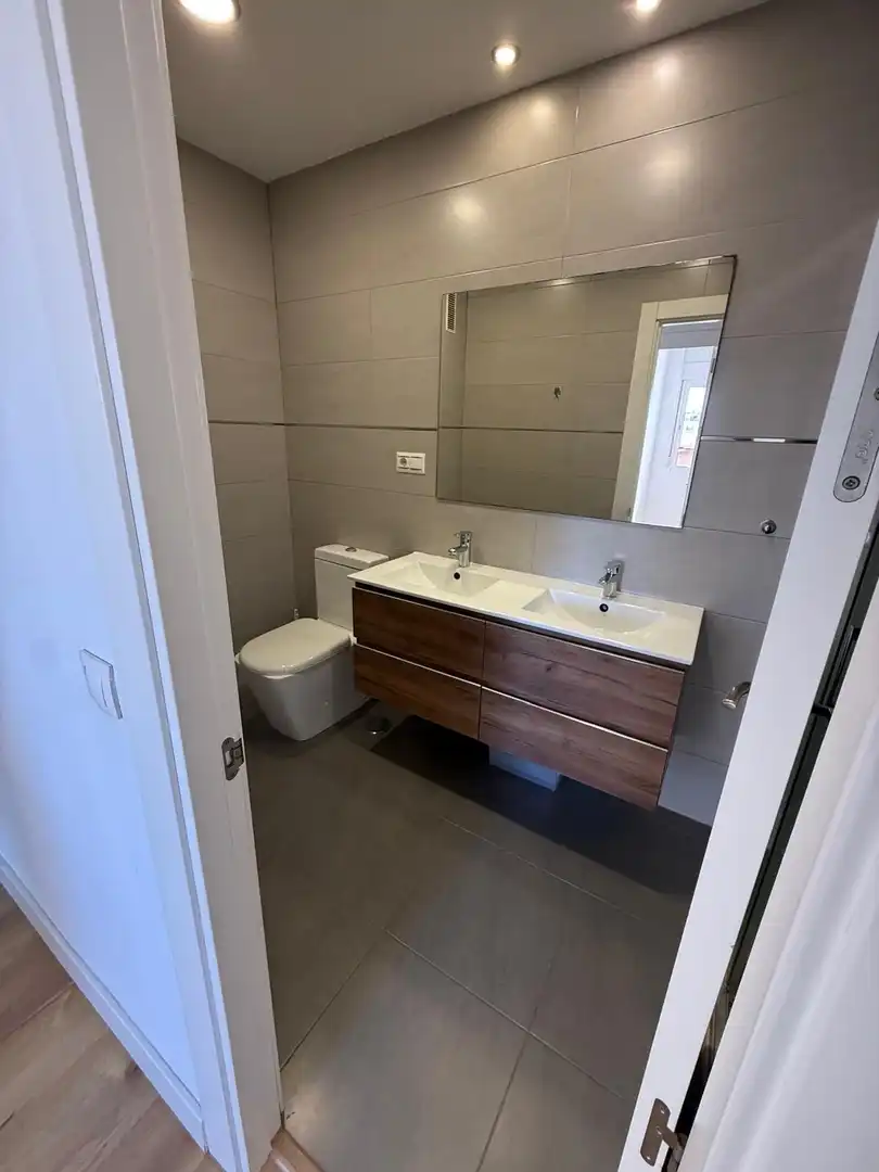 Baño de Piso en venta en Málaga con Aire acondicionado