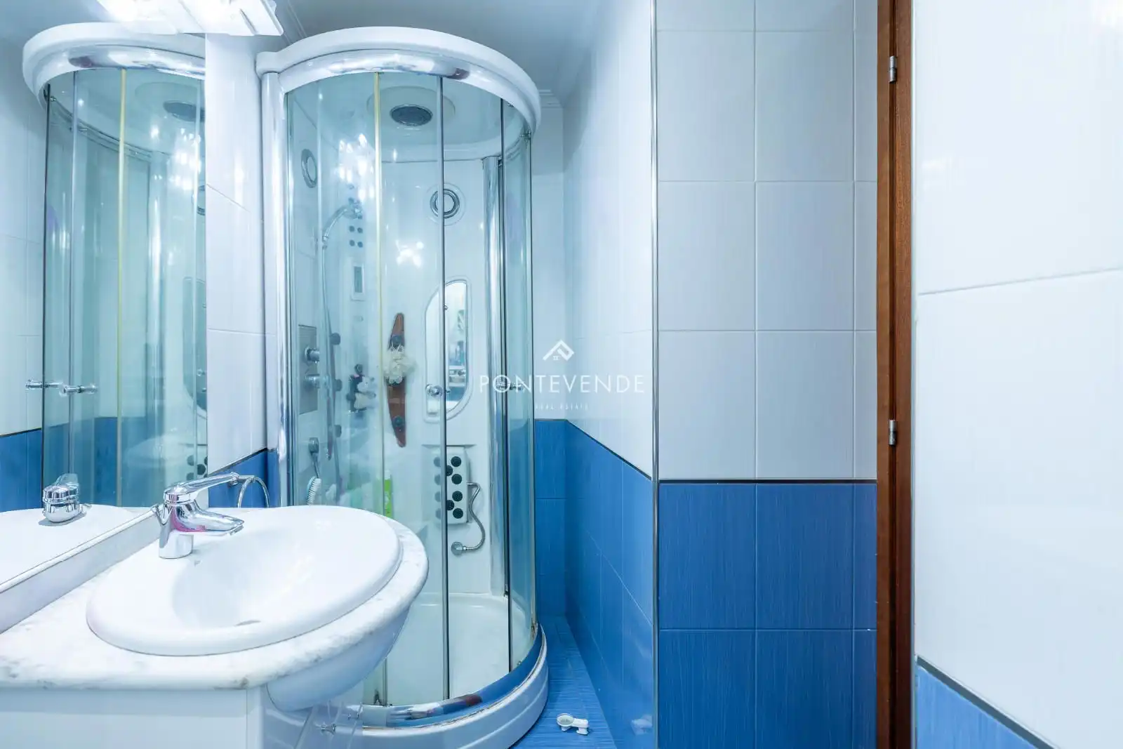 Badezimmer von Wohnung zum Verkauf in Vigo  mit Heizung, Terrasse und Abstellraum