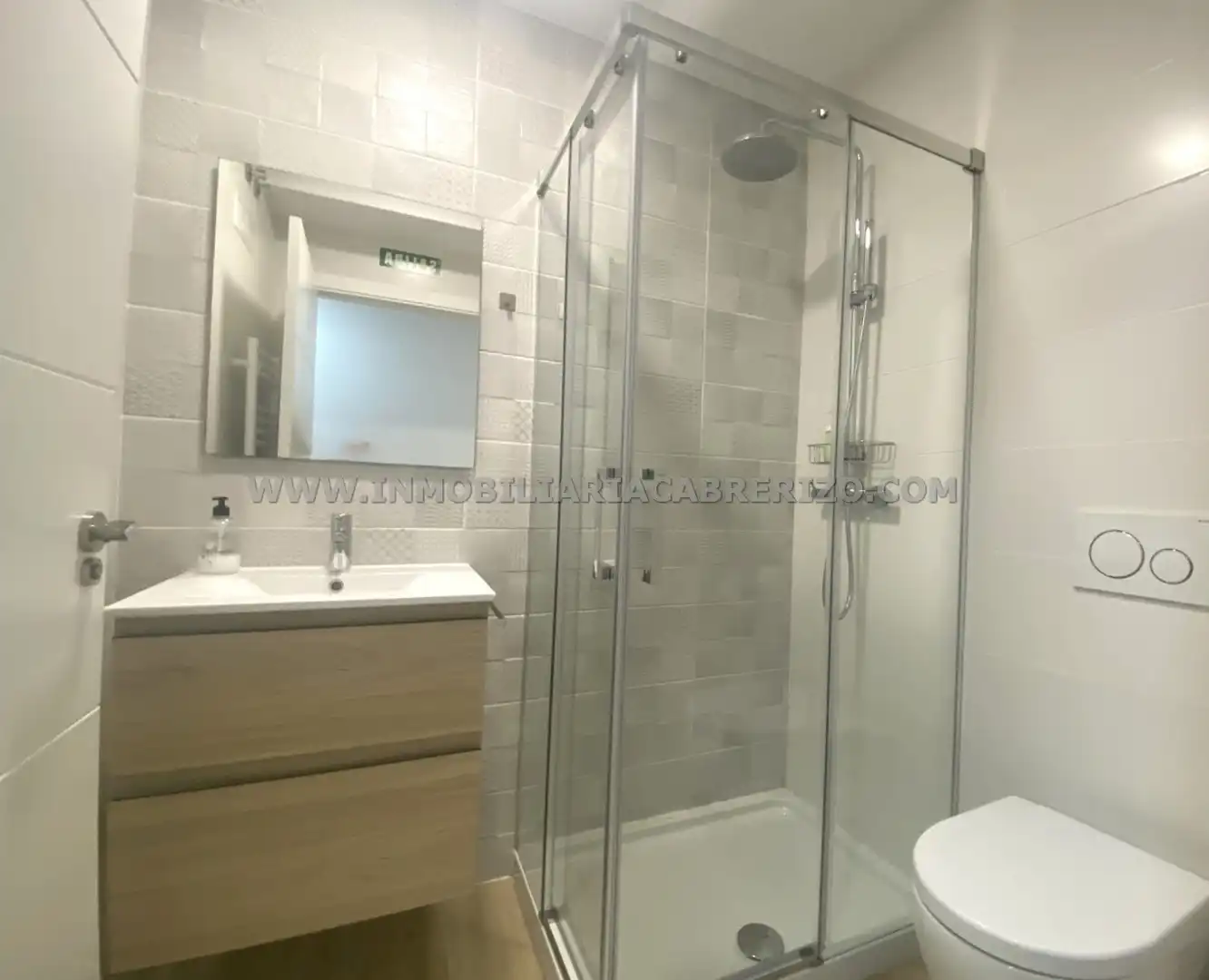 Bathroom of Flat for sale in  Pamplona / Iruña  with Heating, Furnished and Oven