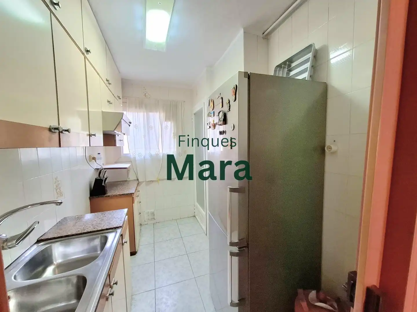 Cocina de Piso en venta en Sant Boi de Llobregat con Aire acondicionado y Balcón