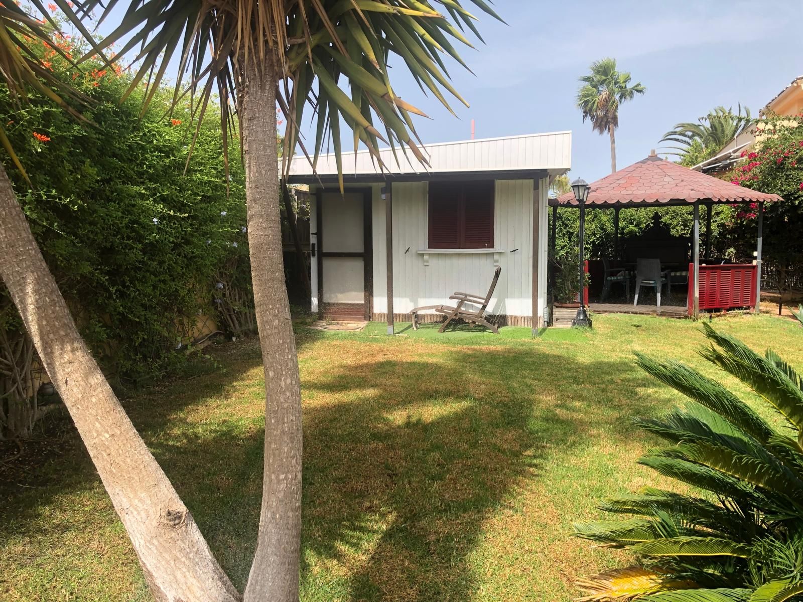 Jardín de Casa o chalet en venta en Chiclana de la Frontera con Aire acondicionado, Calefacción y Jardín privado