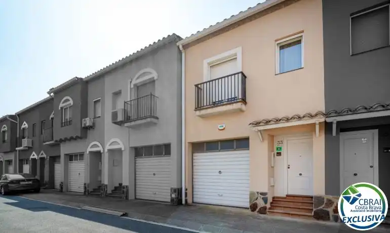 Casa aparellada amb piscina en venda a Muga - Gran Reserva - Badia, imagen 11