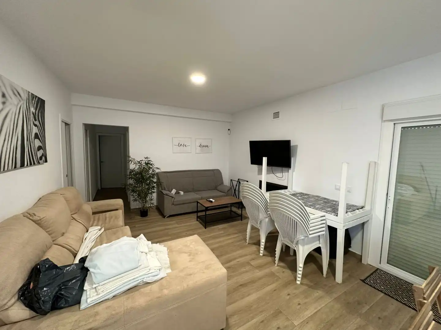 Living room of Flat for sale in Lora del Río  with Air Conditioner, Heating and Swimming Pool