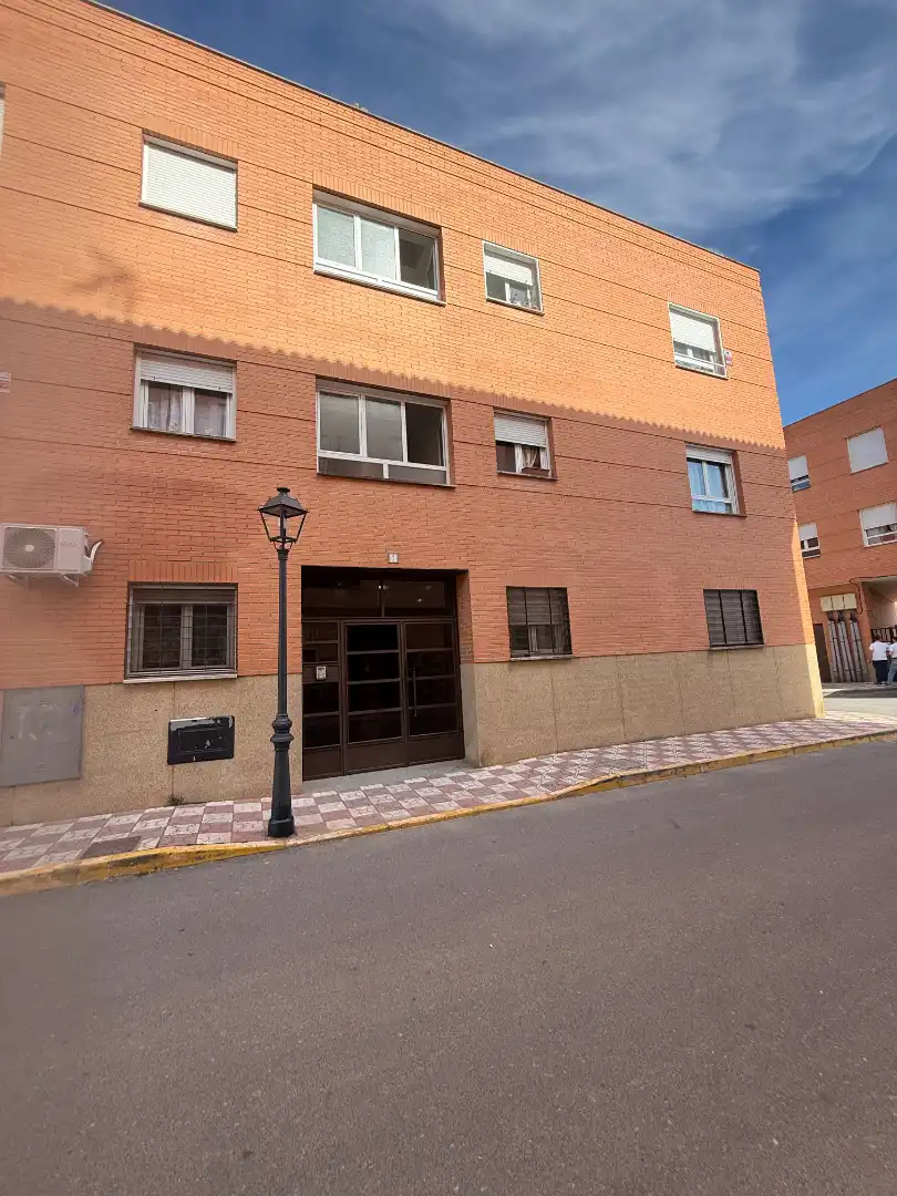 Außenansicht von Wohnung zur Miete in El Viso de San Juan mit Heizung und Haustiere erlaubt