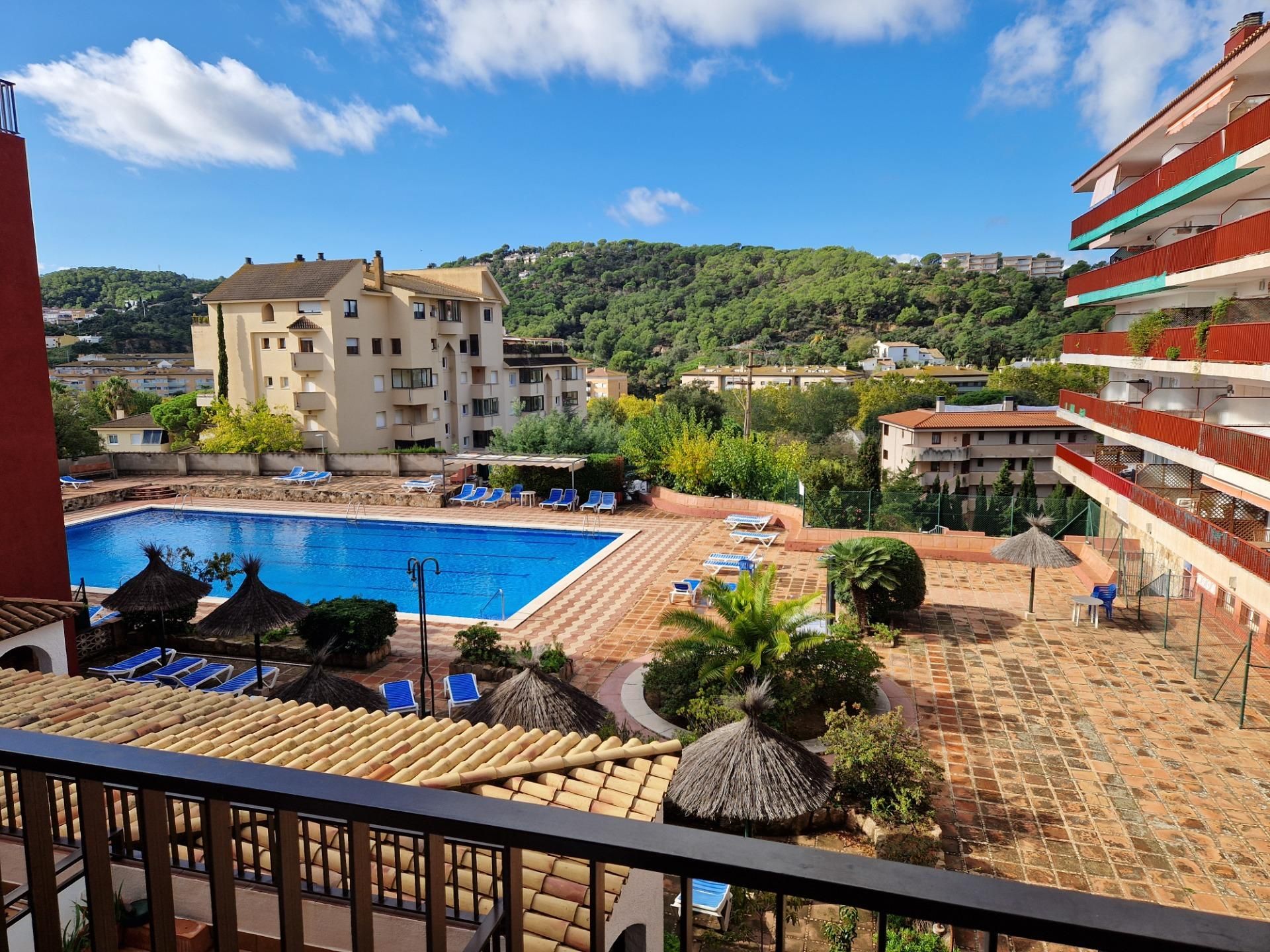 Vista exterior de Estudi en venda en Tossa de Mar amb Calefacció, Terrassa i Balcó