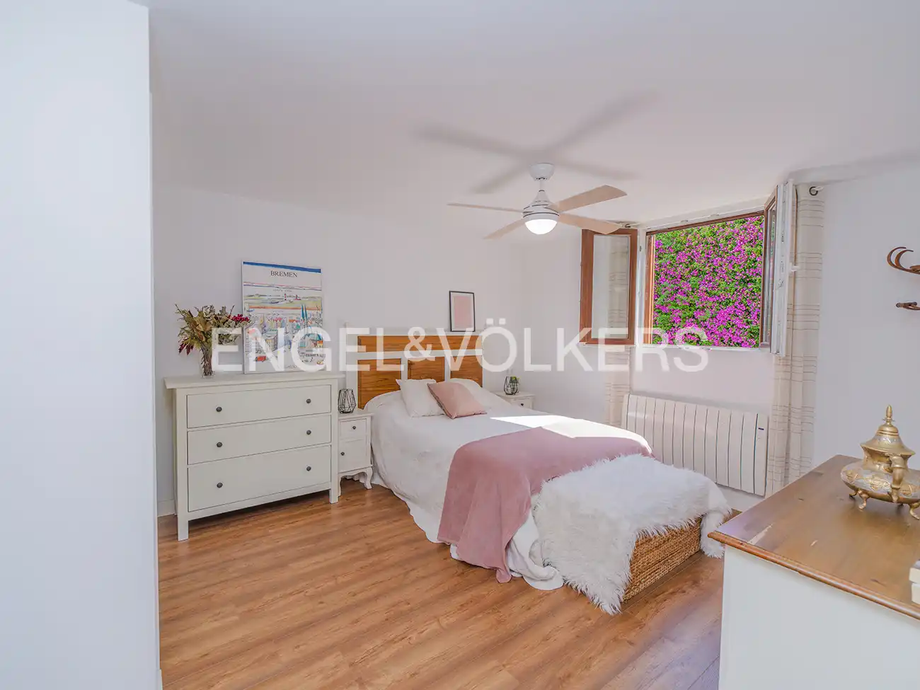 Habitación de Casa o chalet en venta en El Campello con Aire acondicionado, Calefacción y Jardín privado