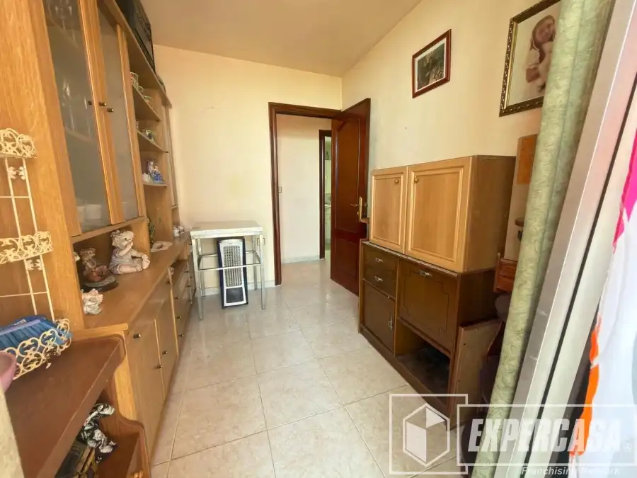 Flat for sale in Valencia  with Air Conditioner and Furnished