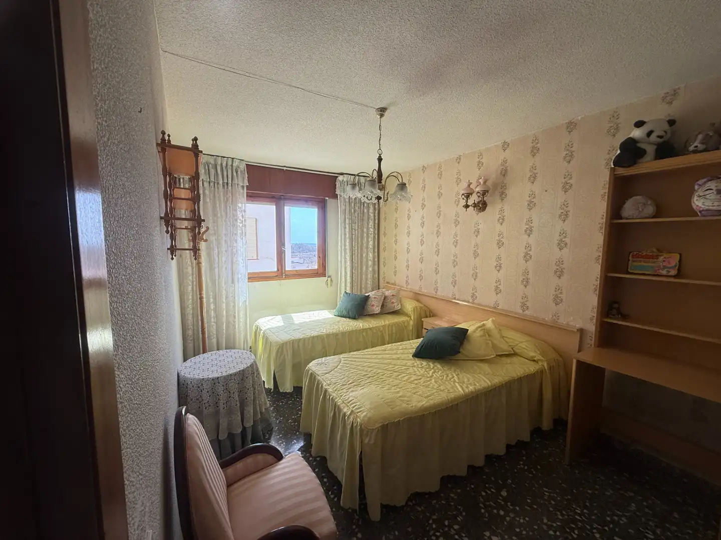 Dormitori de Pis en venda en Jijona / Xixona amb Moblat i Balcó