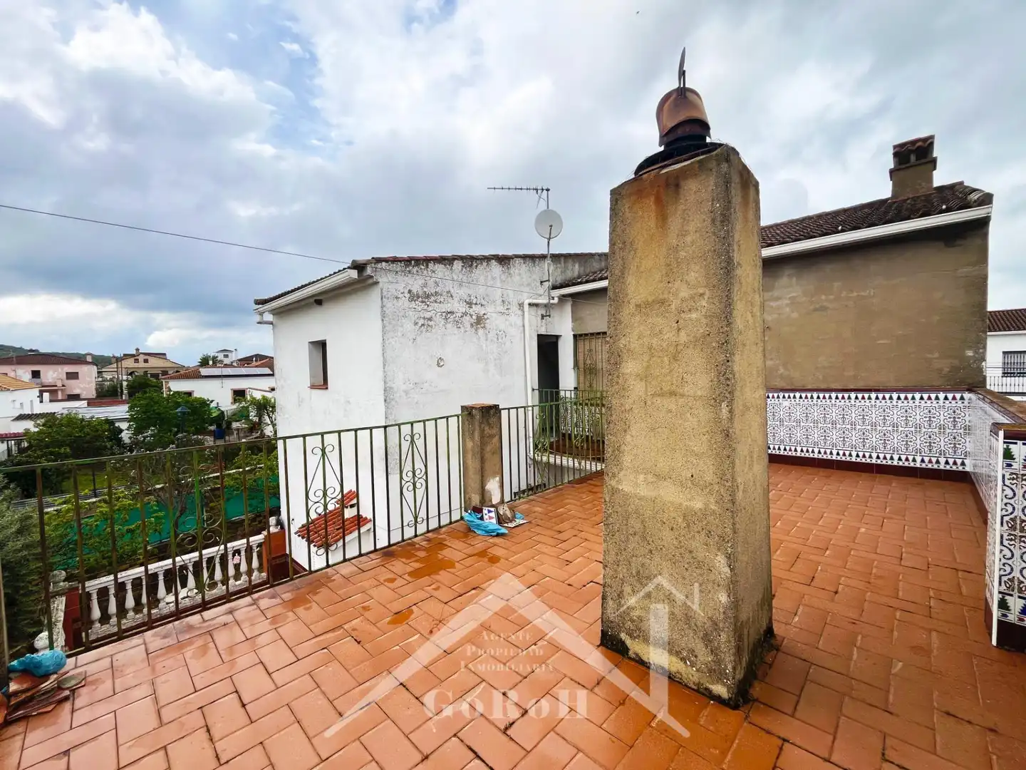 Terrassa de Casa o xalet en venda en Almadén de la Plata amb Jardí privat, Terrassa i Traster