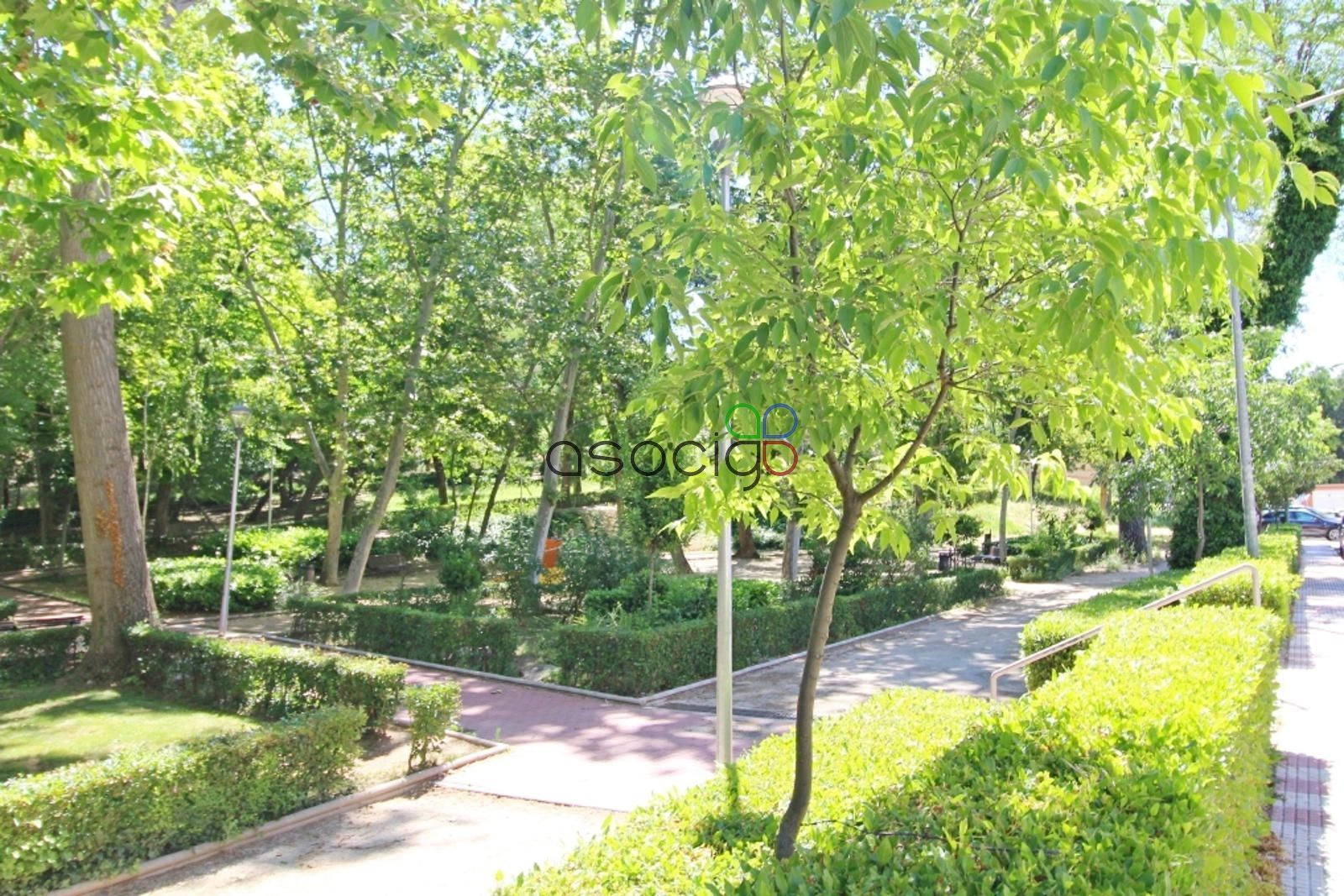 Jardí de Pis en venda en Guadalajara Capital amb Calefacció, Terrassa i Moblat