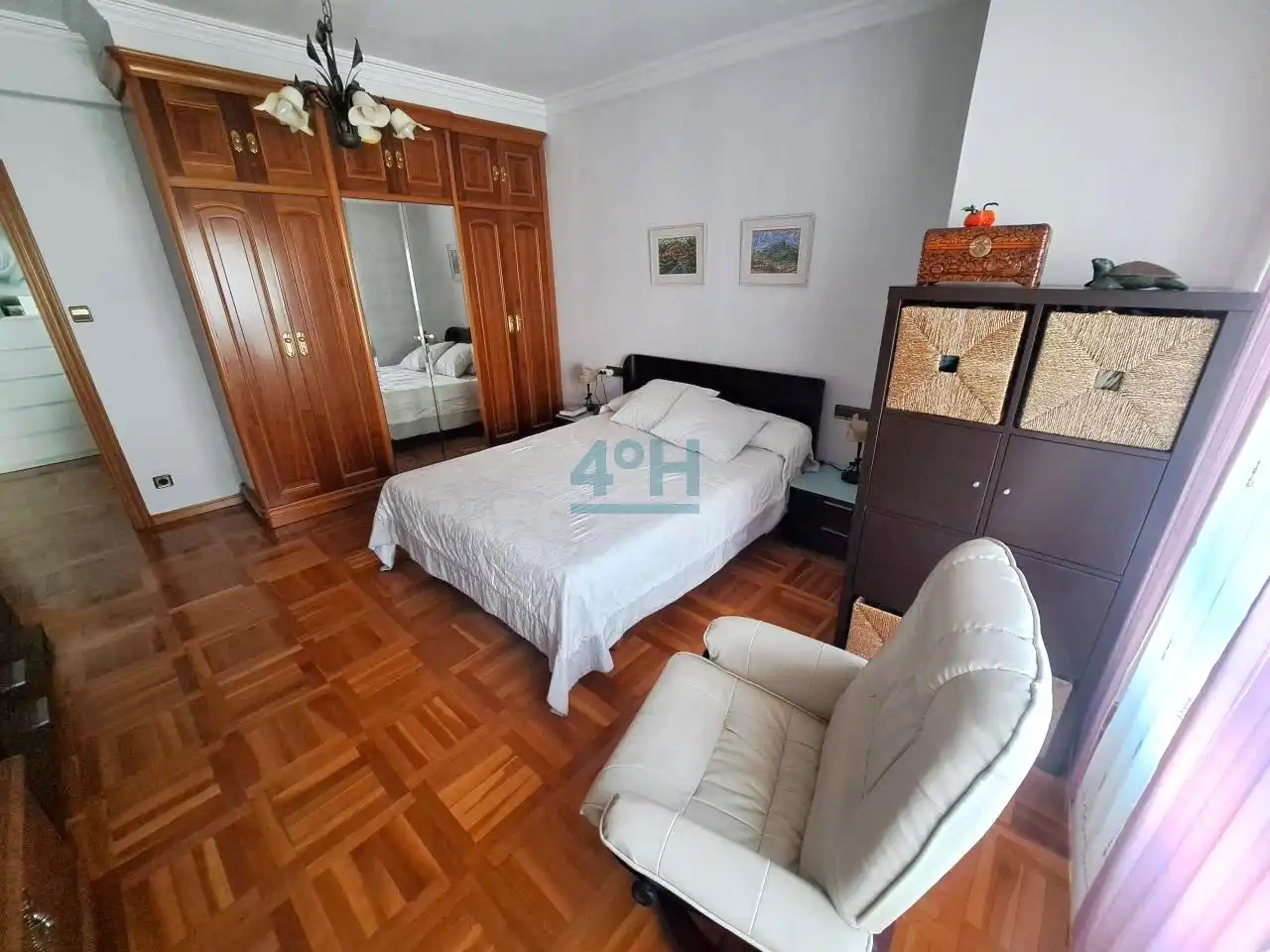 Habitación de Piso en venta en Ourense Capital  con Calefacción, Parquet y Amueblado
