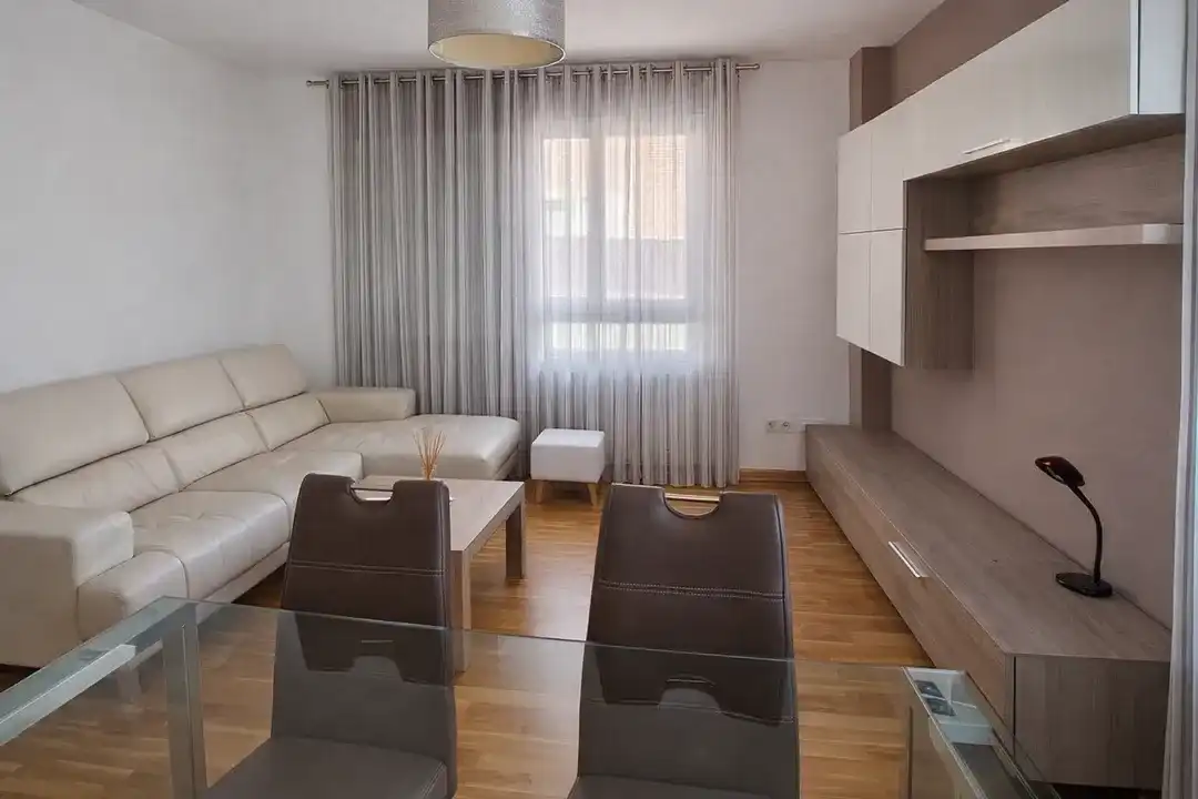 Sala d'estar de Pis en venda en Barañáin / Barañain amb Calefacció, Traster i Balcó