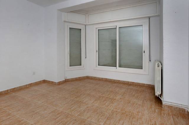 Piso en Venta en C/ Poetessa Capara  en Sant Pere Nord