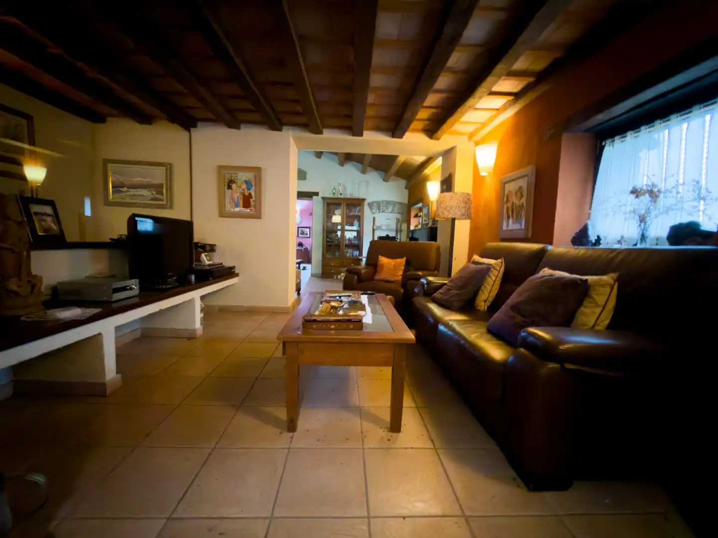 Sala d'estar de Finca rústica en venda en Mieres (Girona) amb Jardí privat, Terrassa i Traster