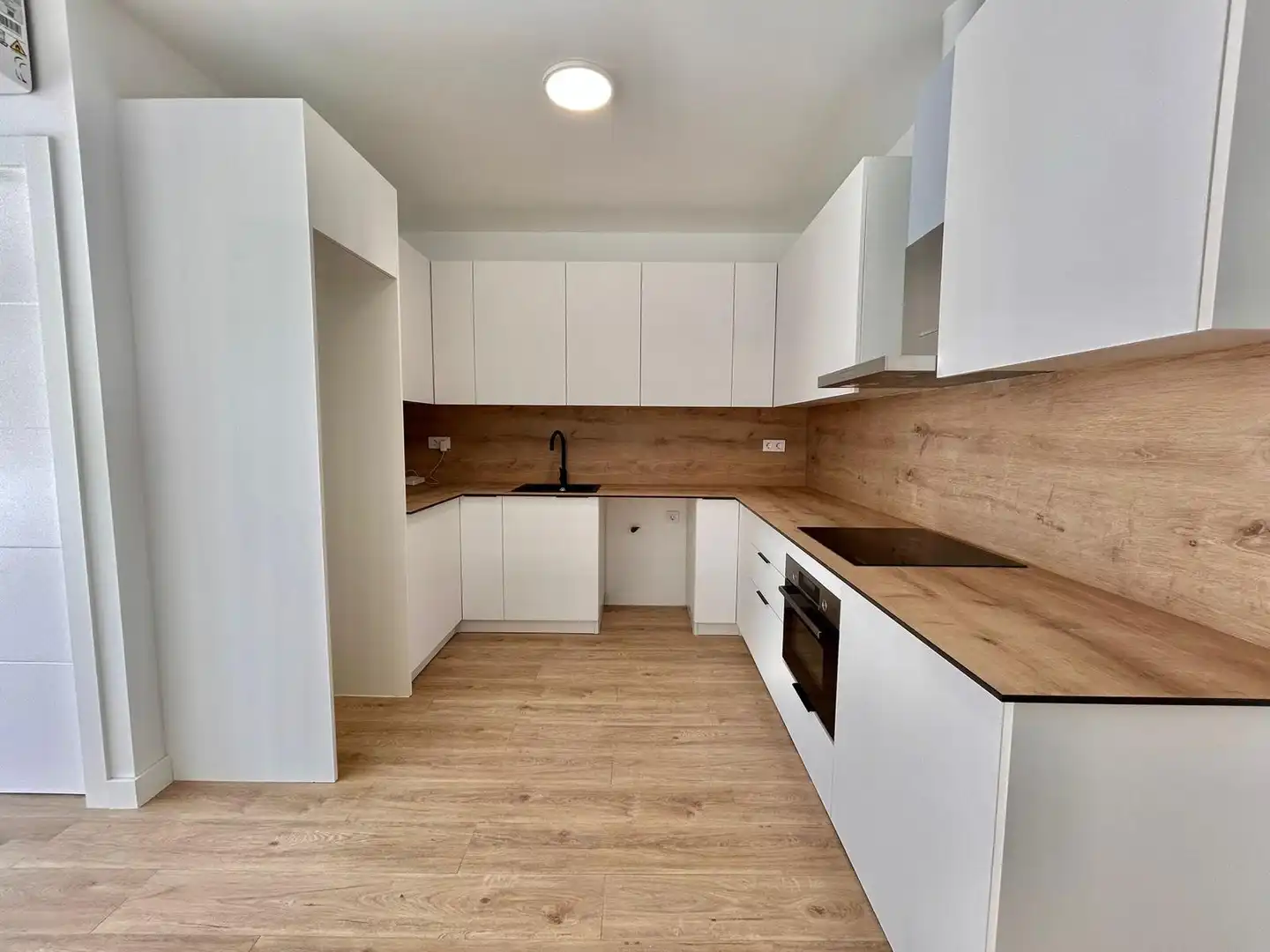 Cuina de Pis de lloguer en Vilanova i la Geltrú amb Aire condicionat, Calefacció i Parquet