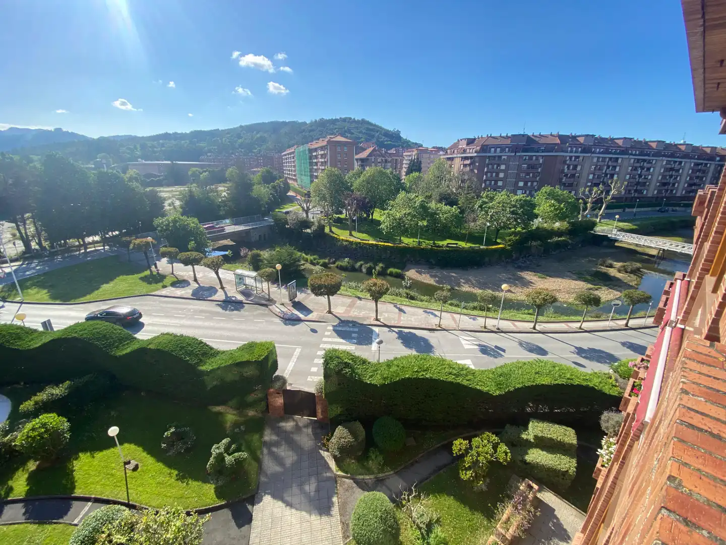 Vista exterior de Piso en venta en Castro-Urdiales con Calefacción, Jardín privado y Parquet