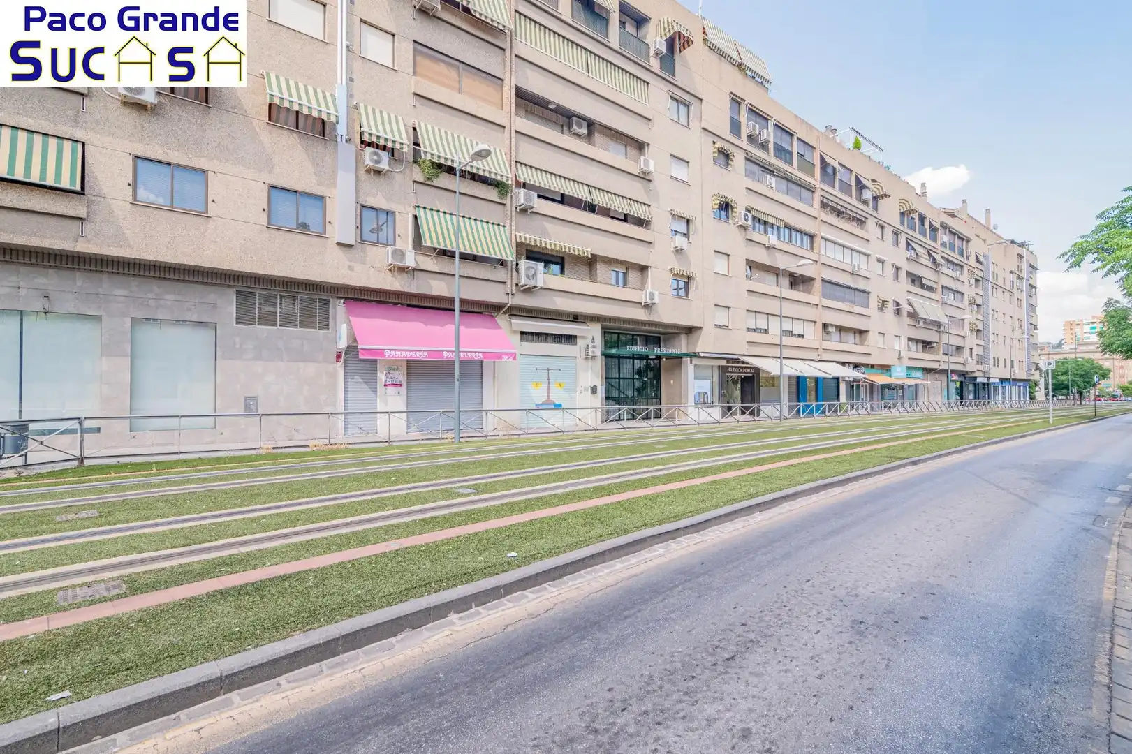 Vista exterior de Pis en venda en Granada amb Calefacció i Moblat