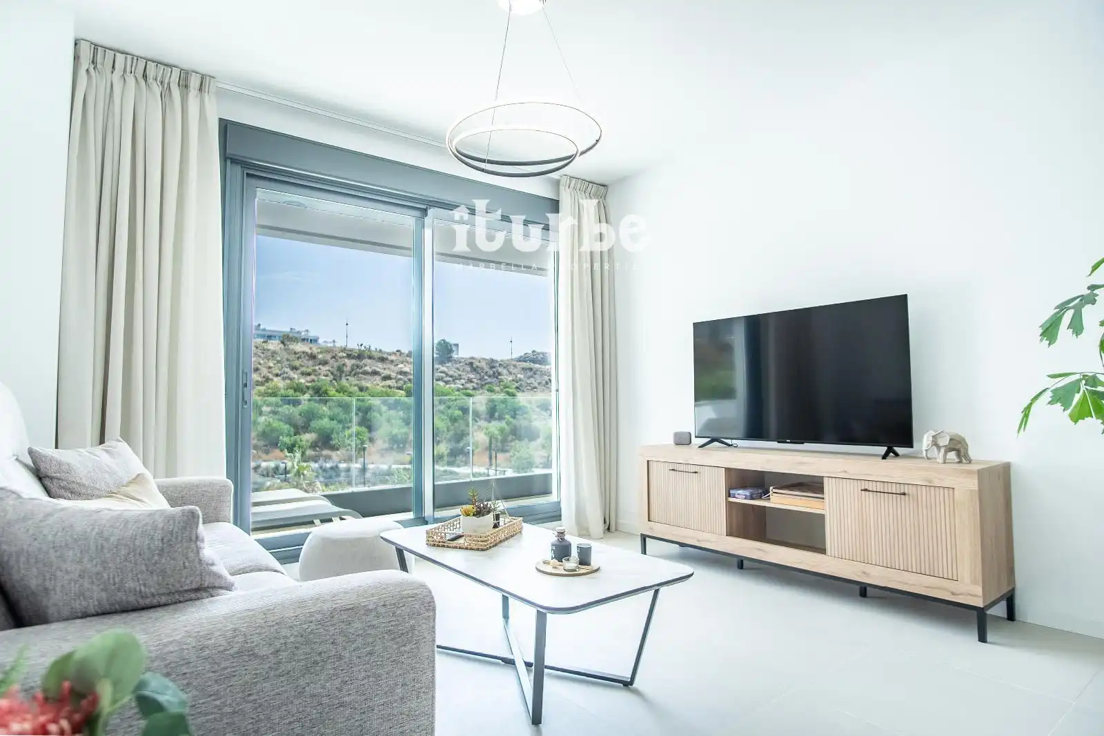 Flat with pool to rent in Avenida de Fuengirola, imagen 2
