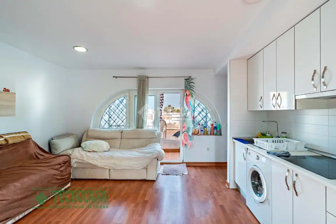 Sala d'estar de Casa o xalet en venda en Roquetas de Mar amb Calefacció, Terrassa i Alarma