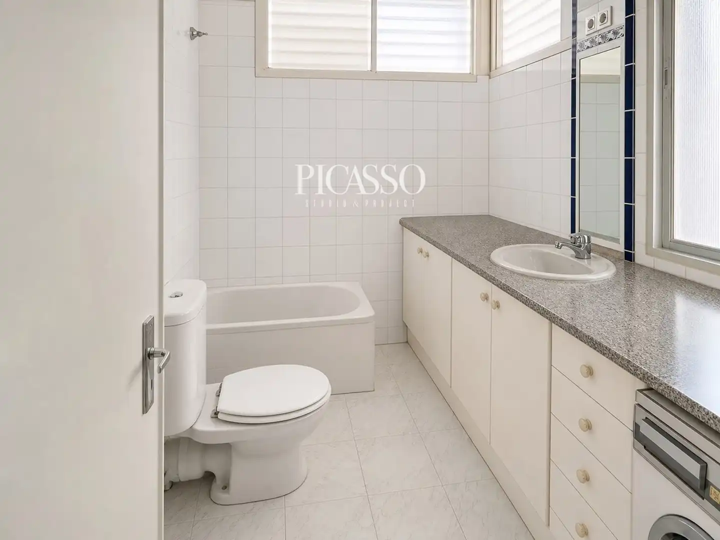 Bathroom of Flat for sale in Fuengirola  with Terrace