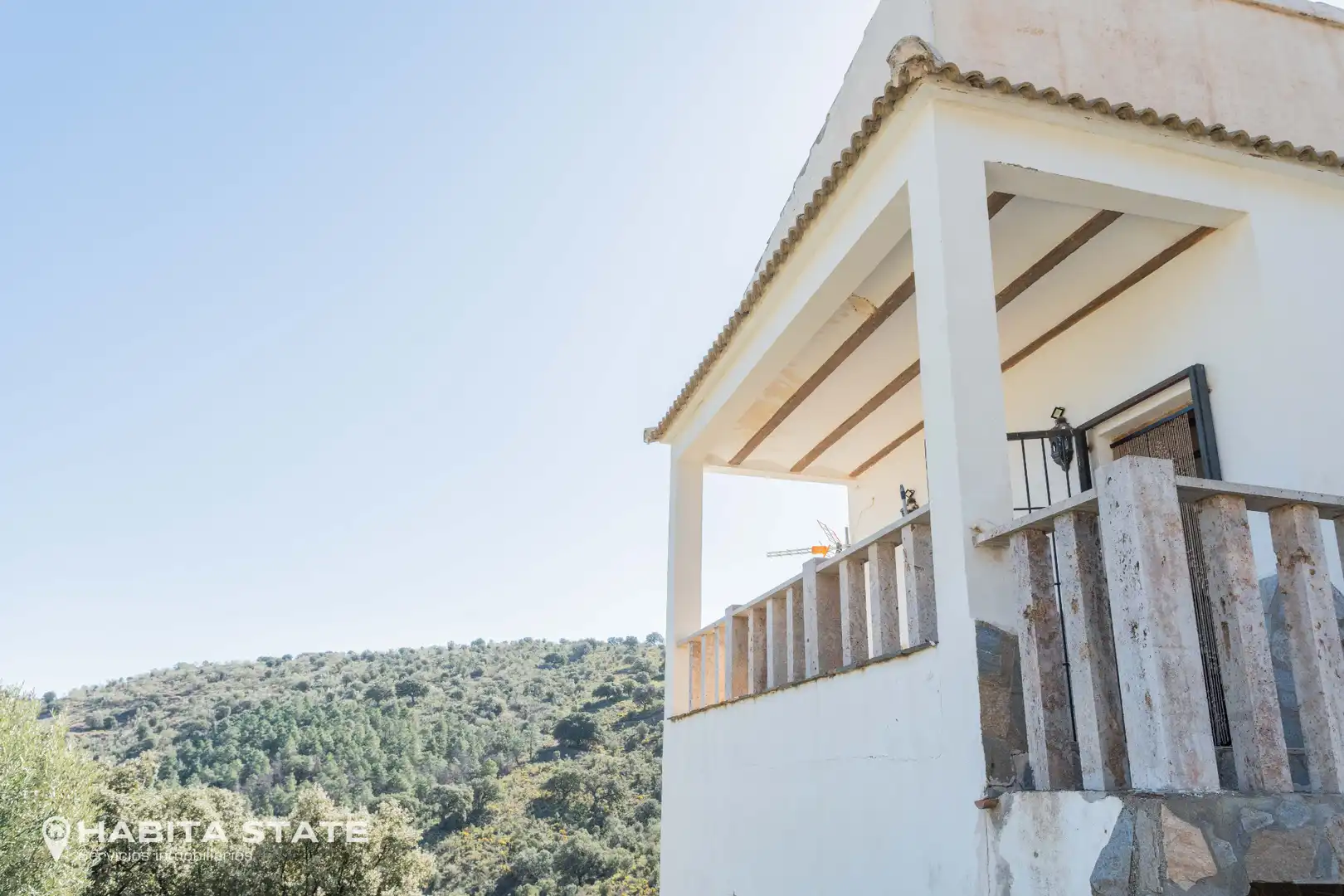 Vista exterior de Casa o xalet en venda en Macael amb Jardí privat, Terrassa i Moblat