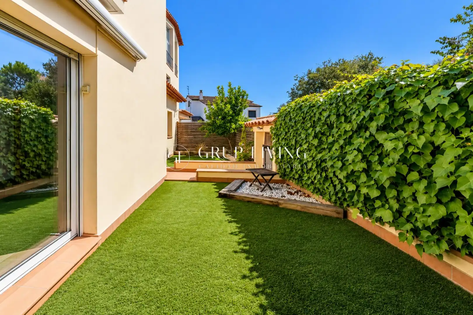 Casa con jardín en venta en Carrer MESTRE MESIES