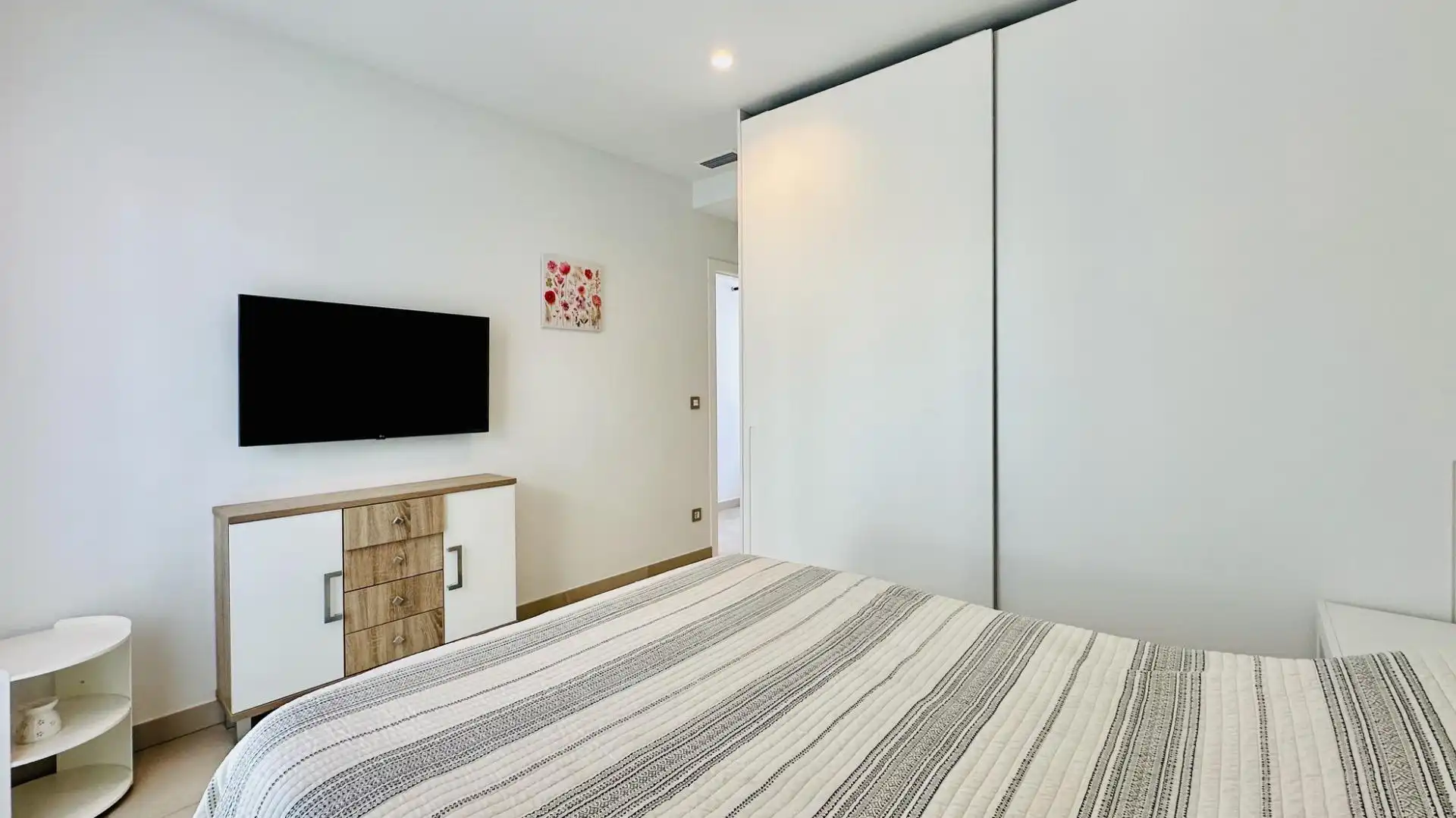 Habitación de Ático de alquiler en Finestrat con Aire acondicionado, Calefacción y Terraza