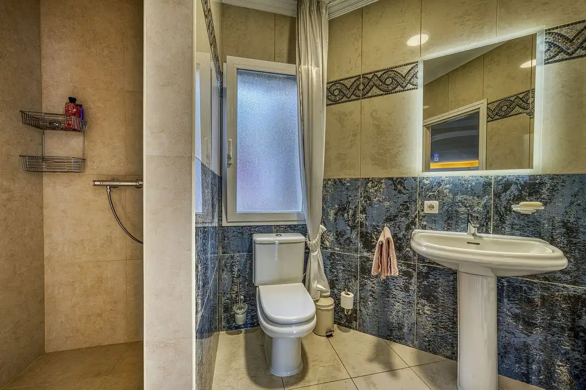 Bathroom of Detached homes for sale in Marbella  with Air Conditioner, Terrace and Storage room