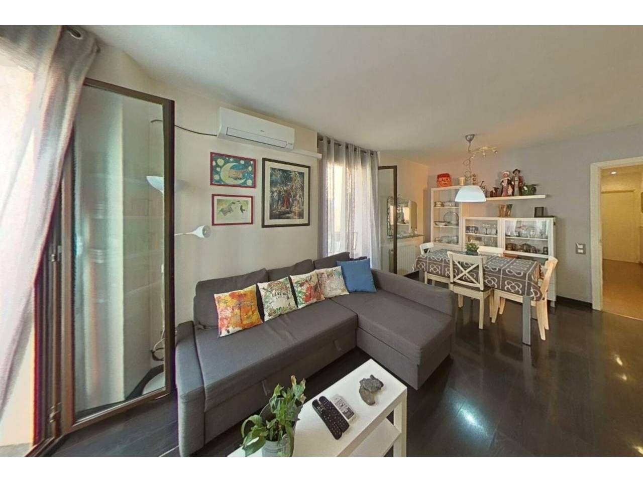 Living room of Flat for sale in Vilanova i la Geltrú  with Air Conditioner, Heating and Parquet flooring