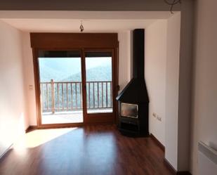 Living room of Duplex for sale in Alp  with Parquet flooring, Storage room and Balcony