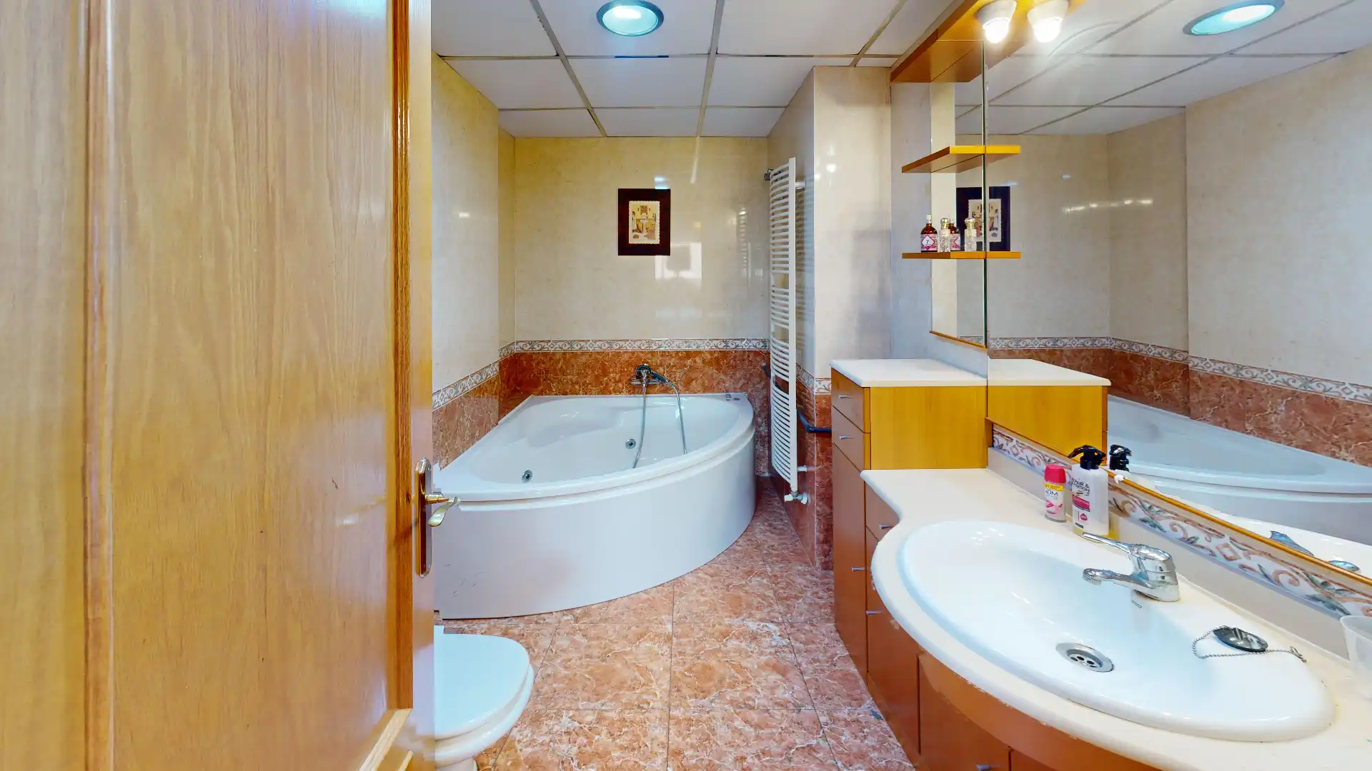 Baño de Piso en venta en Alicante / Alacant con Aire acondicionado, Calefacción y Terraza