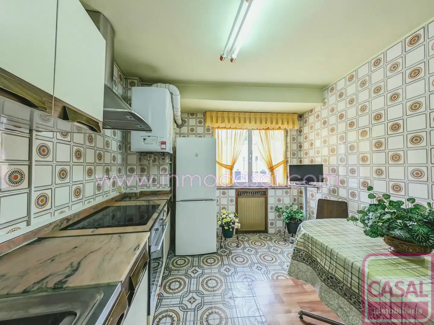 Kitchen of Flat for sale in Langreo  with Heating