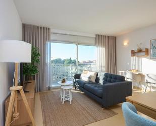 Sala d'estar de Apartament de lloguer en Montgat amb Aire condicionat, Moblat i Forn