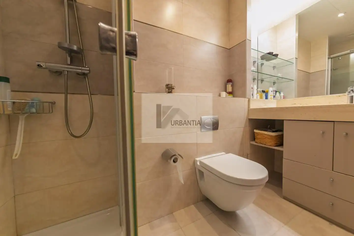 Baño de Piso en venta en  Pamplona / Iruña con Calefacción, Parquet y Terraza