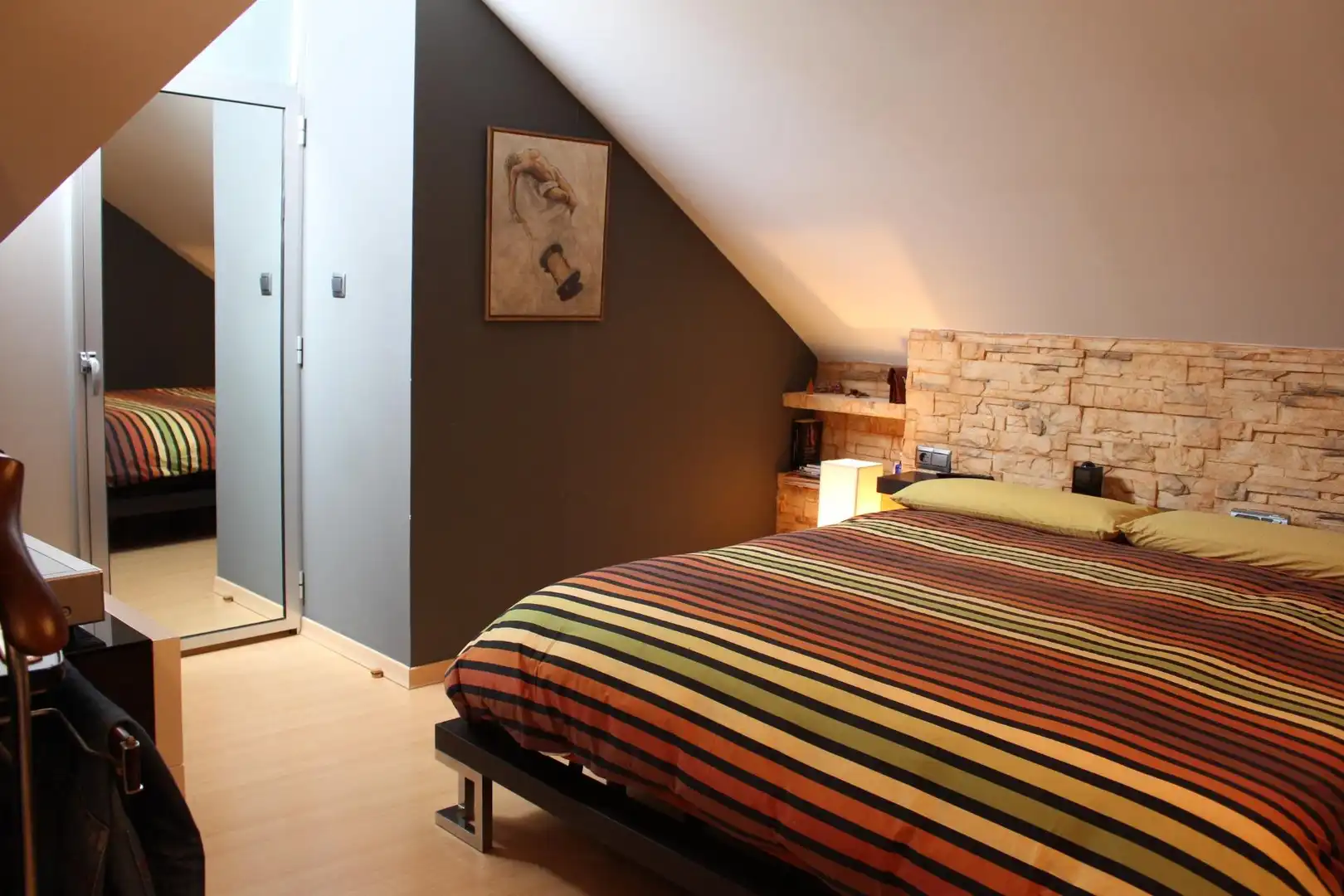Dormitori de Àtic de lloguer en Valencia amb Aire condicionat, Parquet i Moblat