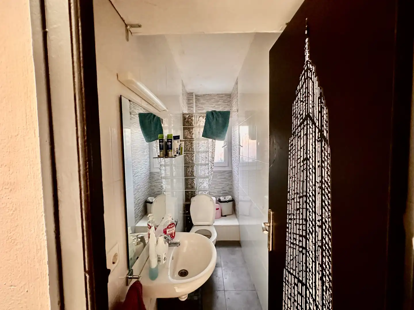 Bathroom of Flat for sale in Santa Coloma de Gramenet  with Terrace and Balcony