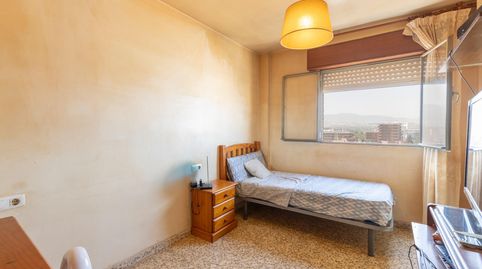 Foto 3 de Piso en venta en Diamantino Garcia, Barrio de Zaidín, Granada Capital