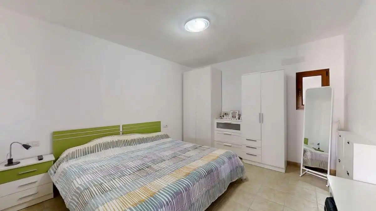 Dormitori de Casa o xalet en venda en Yaiza amb Aire condicionat, Jardí privat i Traster