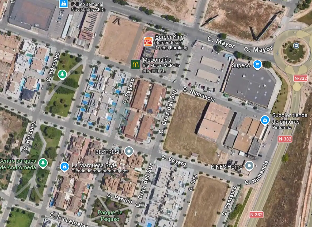 Casa aparellada en venda a Pegaso