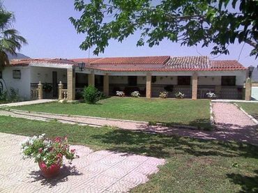 Chalet con piscina en venta en Moratalla
