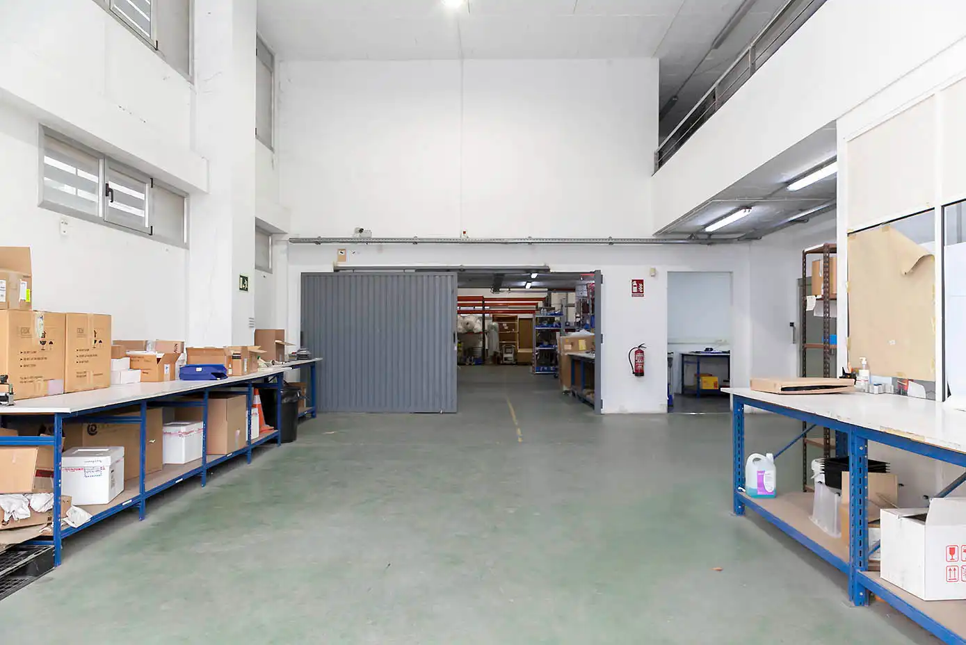 Nave industrial en venta en Molins de Rei con Alarma