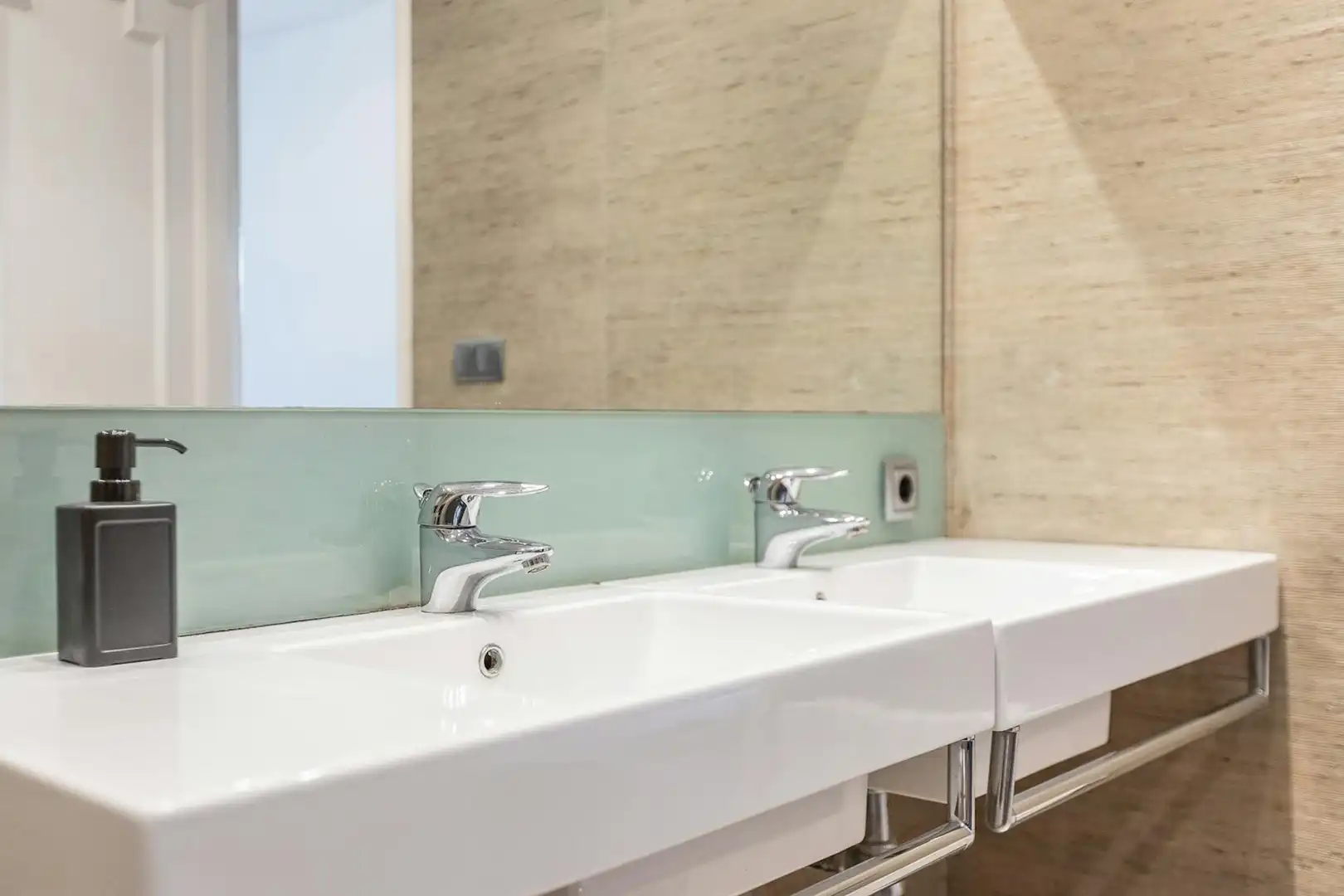 Badezimmer von Wohnung zur untervermieten in Valencia mit Klimaanlage, Möbliert und Internet