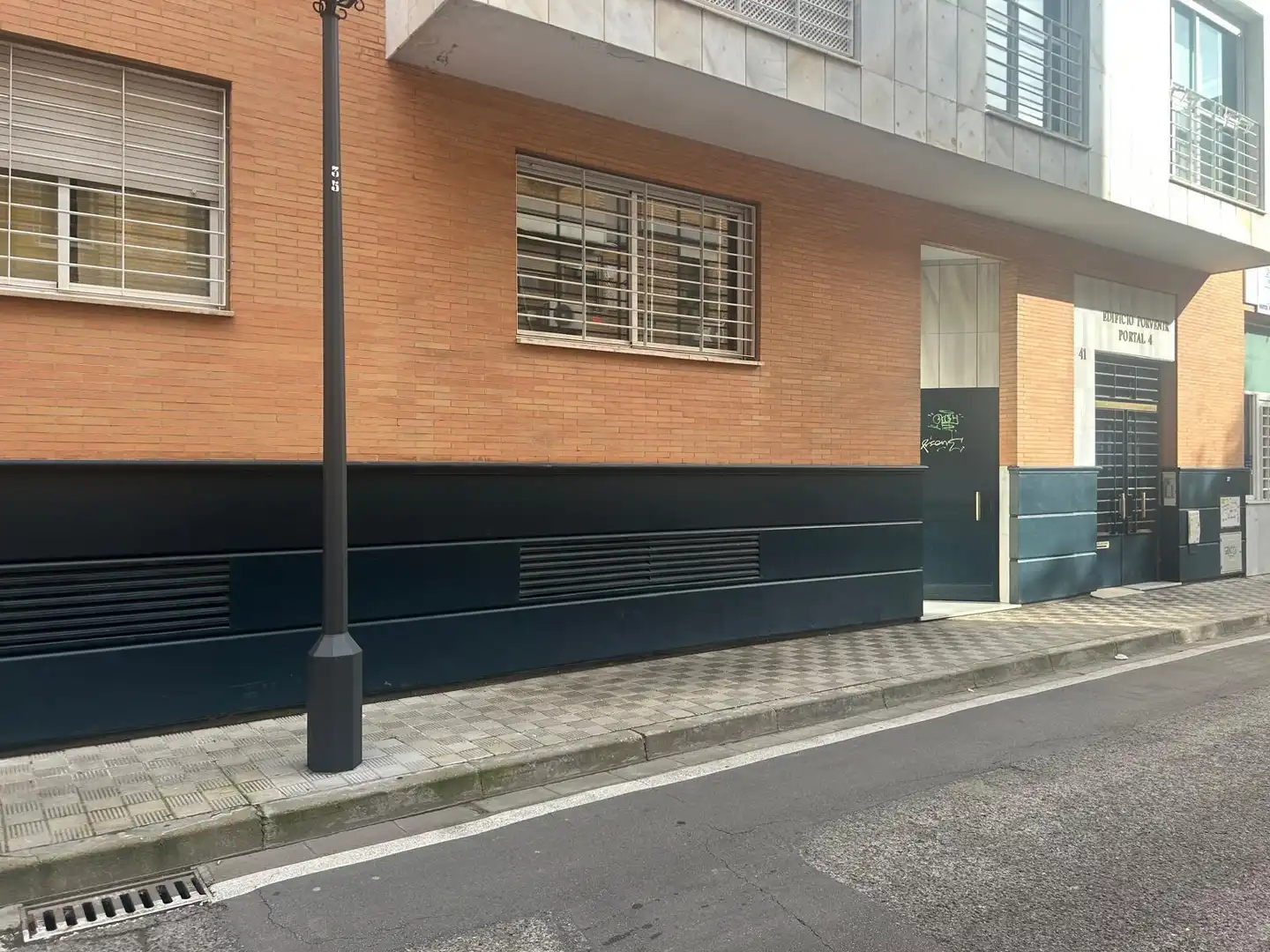 Exterior view of Storage room for sale in Sevilla