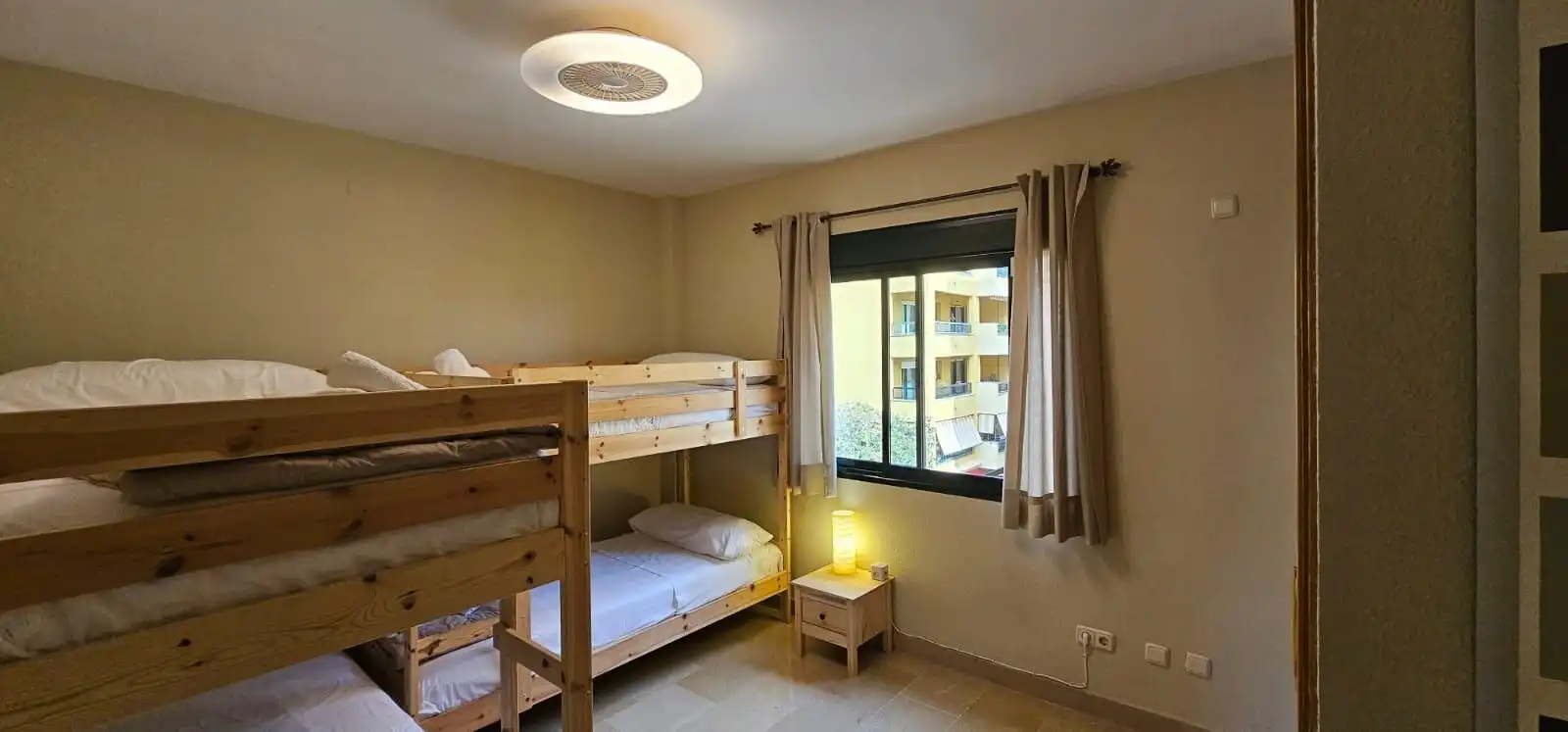 Schlafzimmer von Wohnung zur Miete in Marbella mit Privatgarten, Terrasse und Möbliert