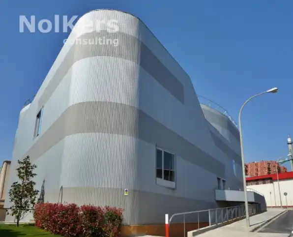 Außenansicht von Gebäude zur Miete in Sant Just Desvern mit Alarm